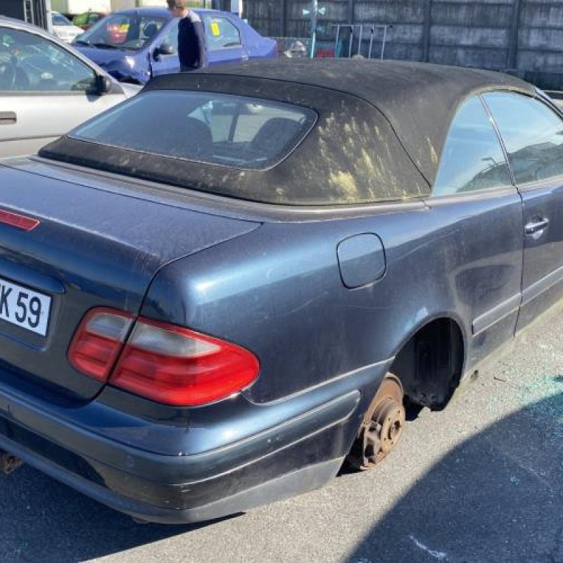 Aile avant droit MERCEDES CLASSE CLK 208 Photo n°10