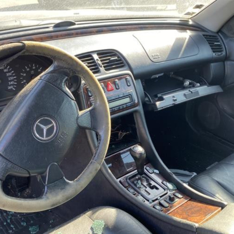 Aile avant droit MERCEDES CLASSE CLK 208 Photo n°20