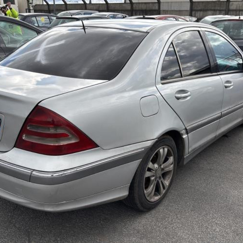 Capot MERCEDES CLASSE C 203 Photo n°14