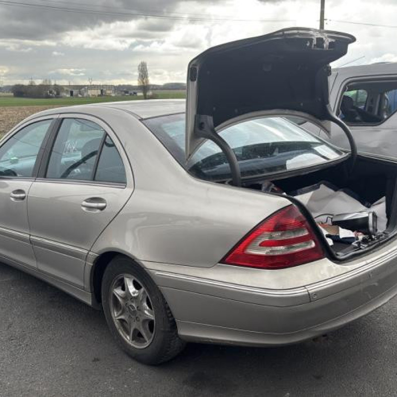 Capot MERCEDES CLASSE C 203 Photo n°15