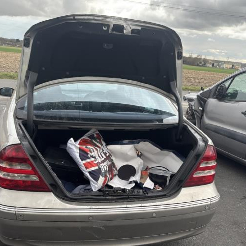 Capot MERCEDES CLASSE C 203 Photo n°16