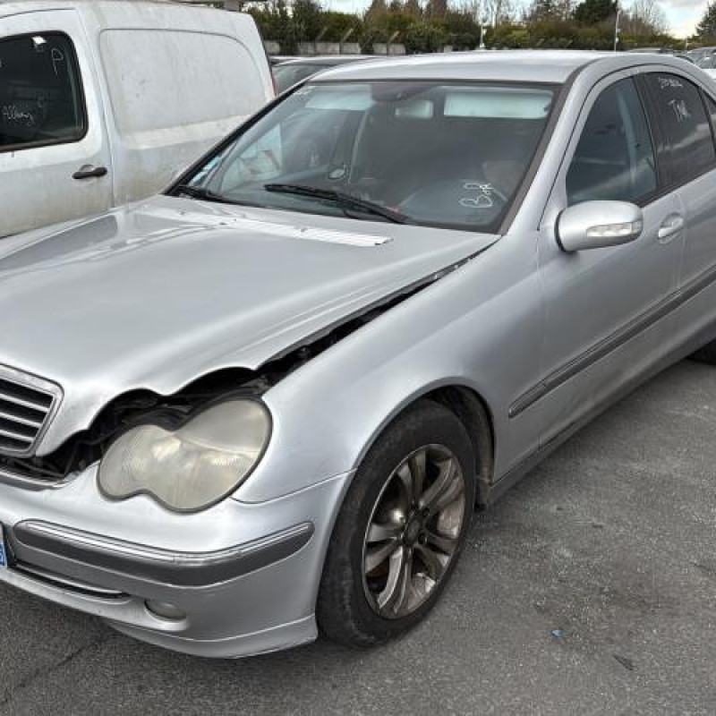 Pare choc avant MERCEDES CLASSE C 203 Photo n°10