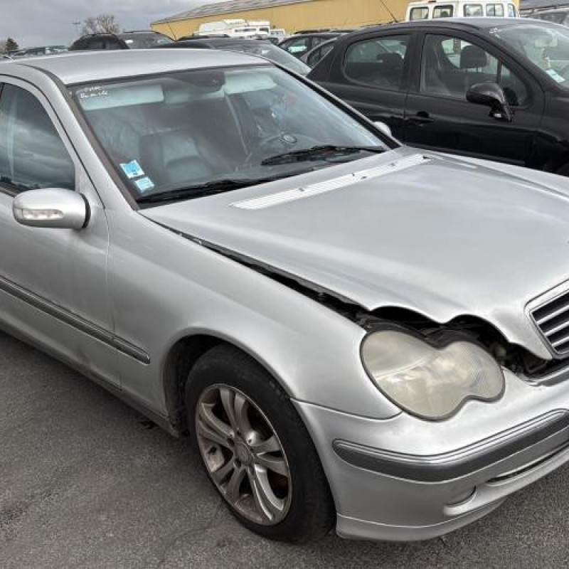 Pare choc avant MERCEDES CLASSE C 203 Photo n°11