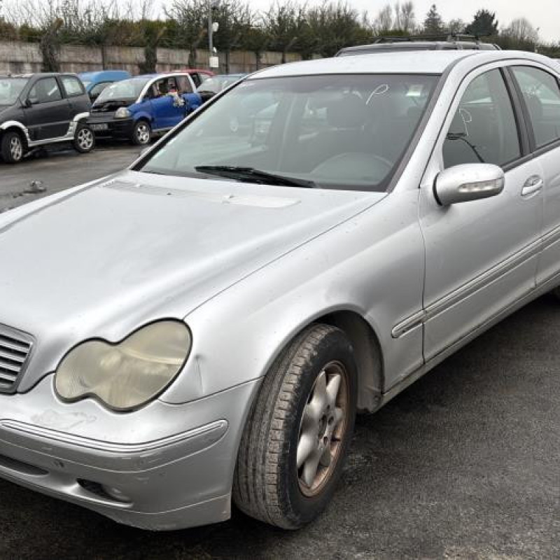 Pare choc avant MERCEDES CLASSE C 203 Photo n°11