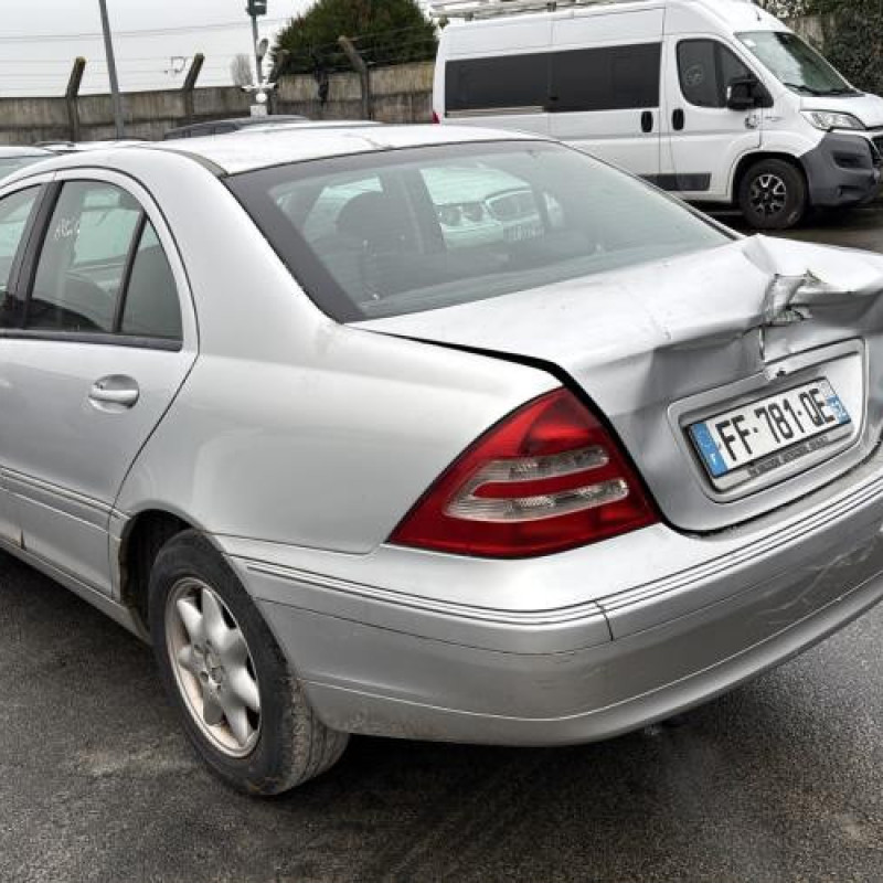 Pare choc avant MERCEDES CLASSE C 203 Photo n°14