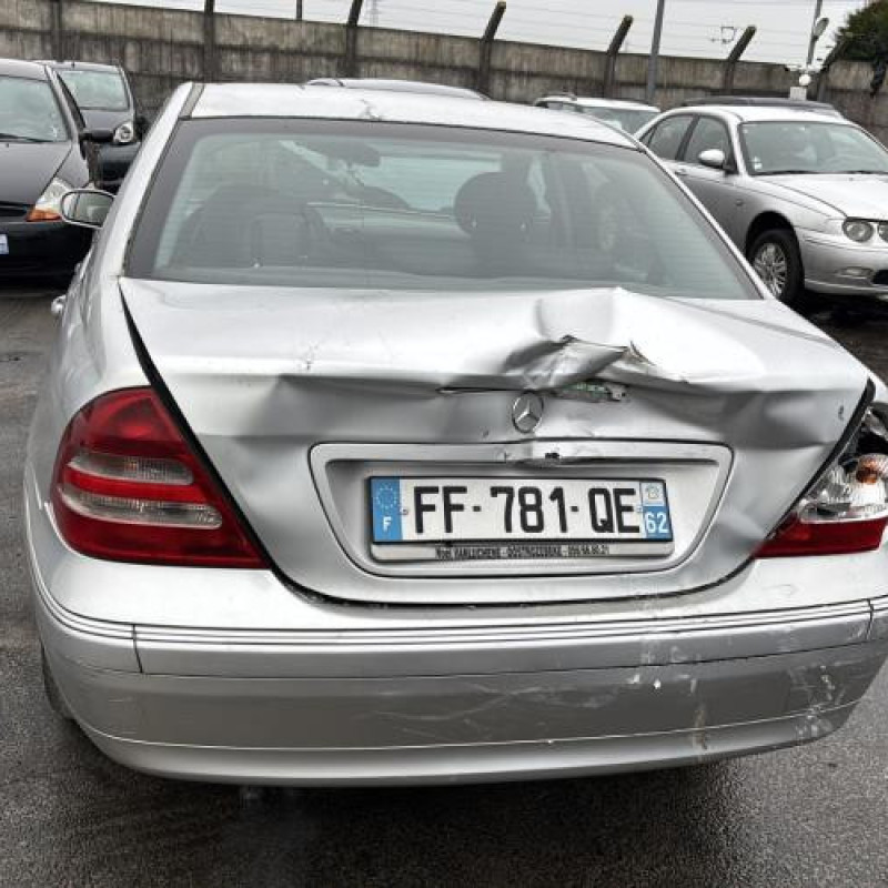 Pare choc avant MERCEDES CLASSE C 203 Photo n°15