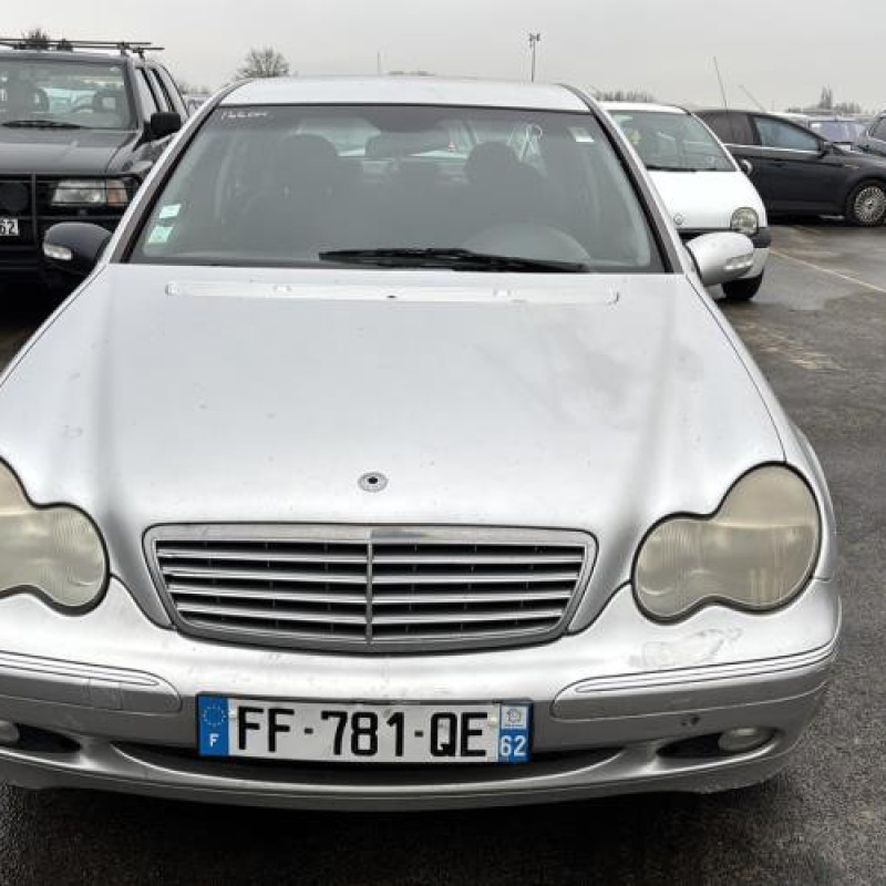 Pare choc avant MERCEDES CLASSE C 203 Photo n°18