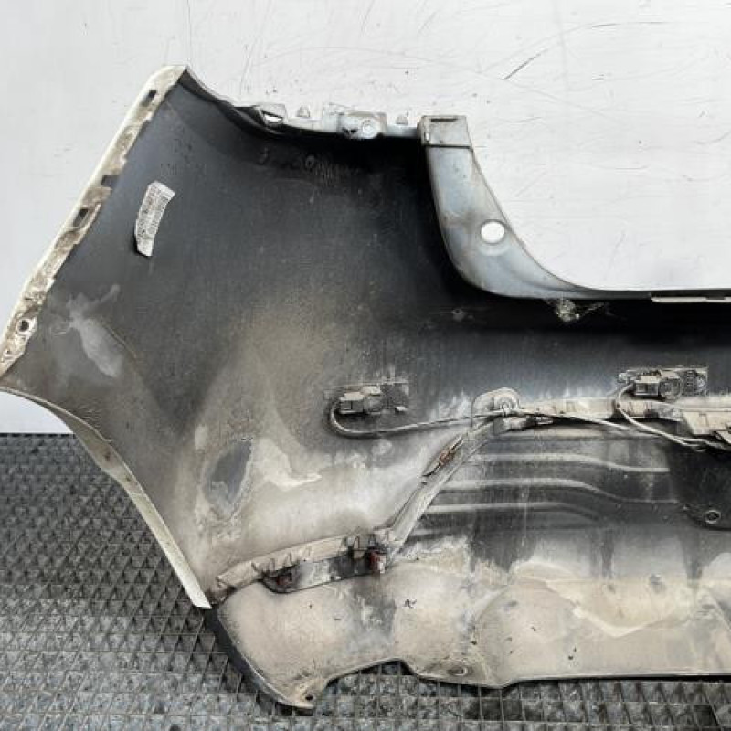 Pare choc arriere RENAULT CLIO 4 Photo n°7