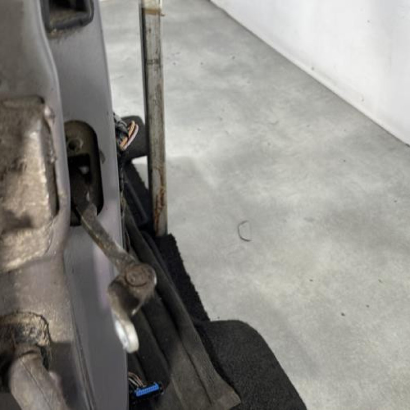 Porte avant droit RENAULT CLIO 2 Photo n°4