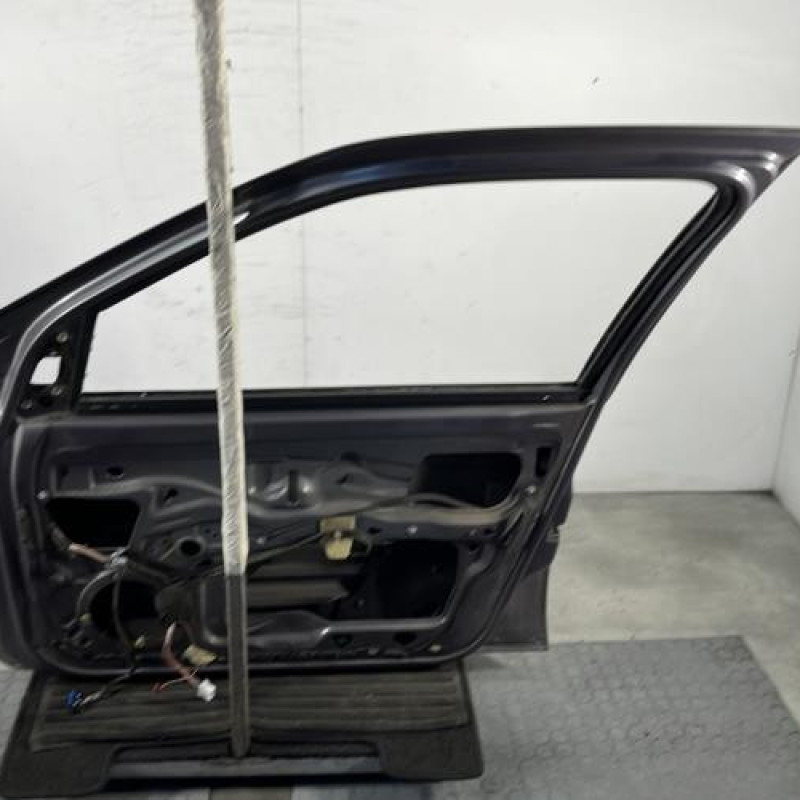 Porte avant droit RENAULT CLIO 2 Photo n°6