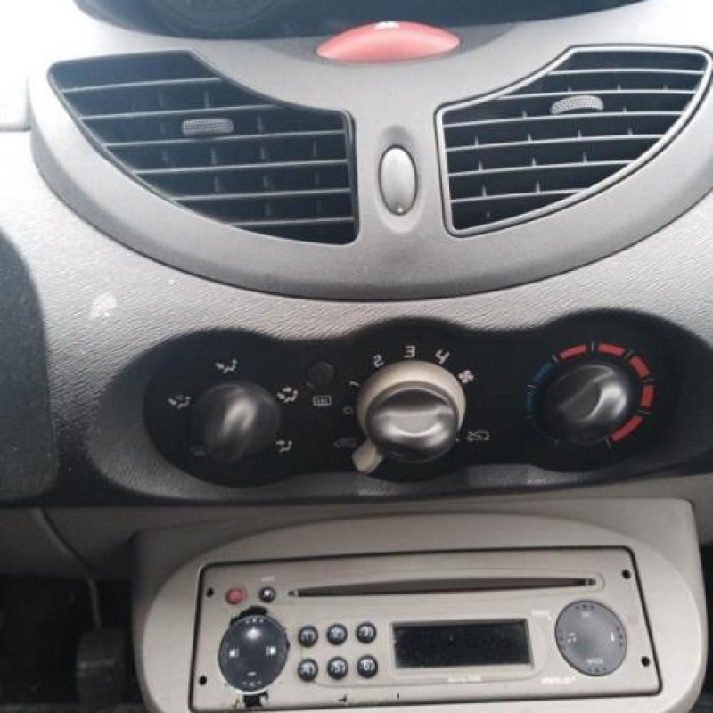 Pare choc avant RENAULT TWINGO 2 Photo n°11