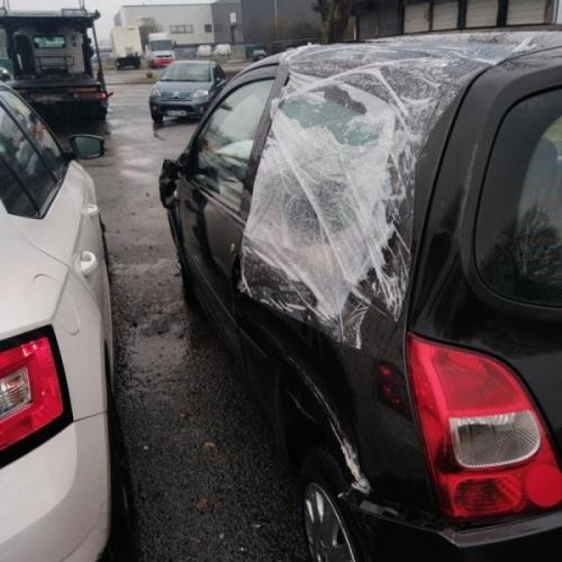 Pare choc avant RENAULT TWINGO 2 Photo n°17