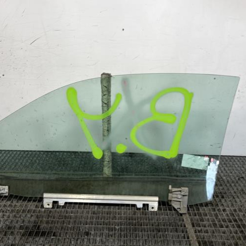 Vitre avant droit MERCEDES CLASSE CLK 208 Photo n°4