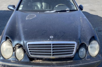 Vitre avant droit MERCEDES CLASSE CLK 208
