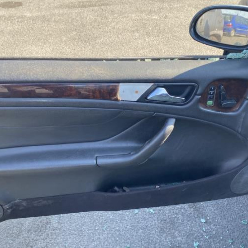 Vitre avant droit MERCEDES CLASSE CLK 208 Photo n°13