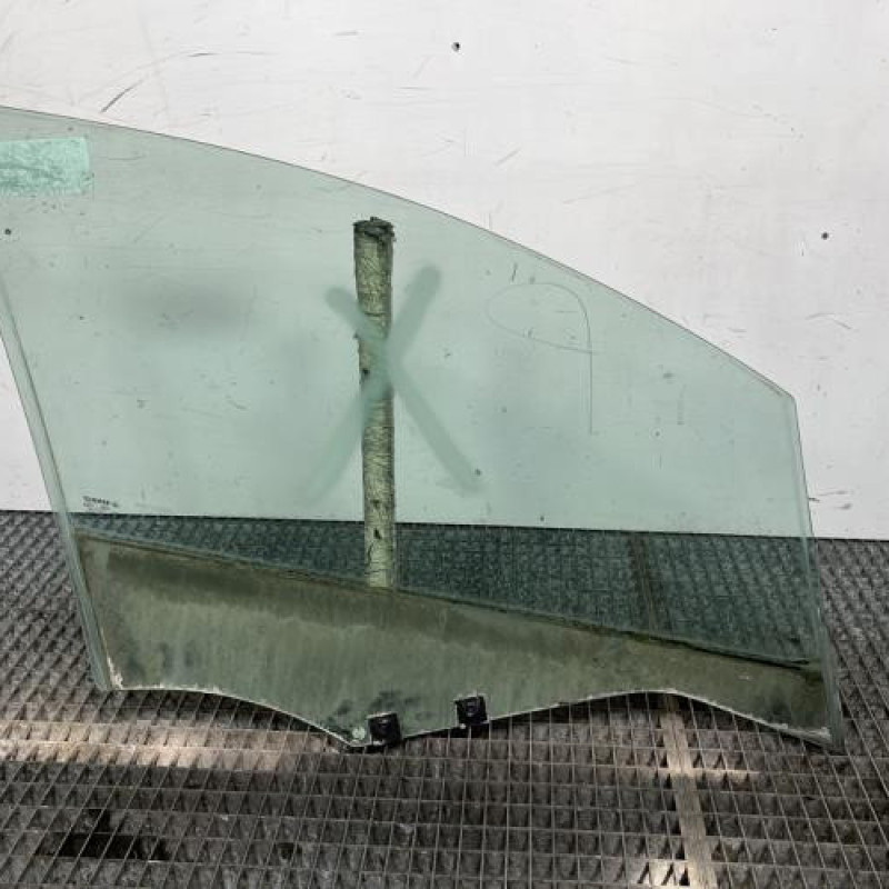 Vitre avant gauche RENAULT CLIO 4 Photo n°4