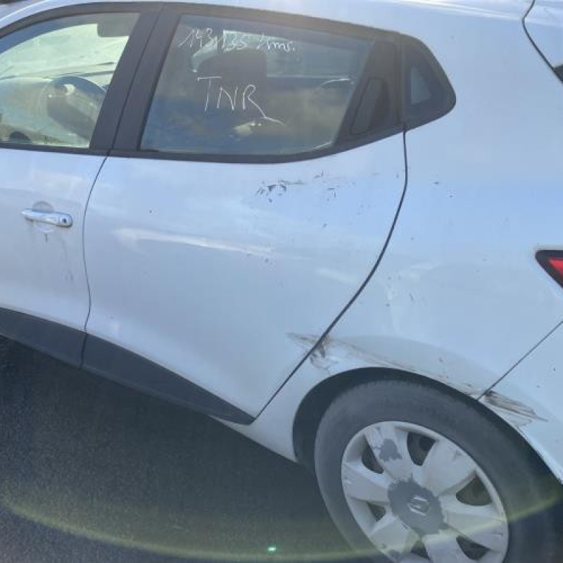 Vitre avant gauche RENAULT CLIO 4 Photo n°11