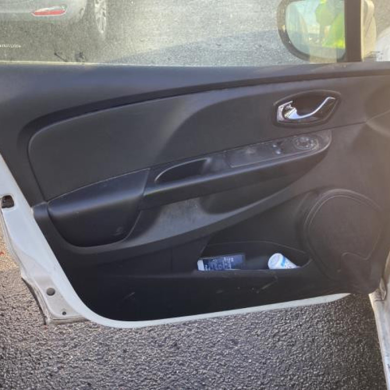 Vitre avant gauche RENAULT CLIO 4 Photo n°14