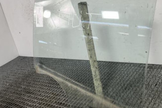 Vitre arriere droit DACIA SANDERO 1