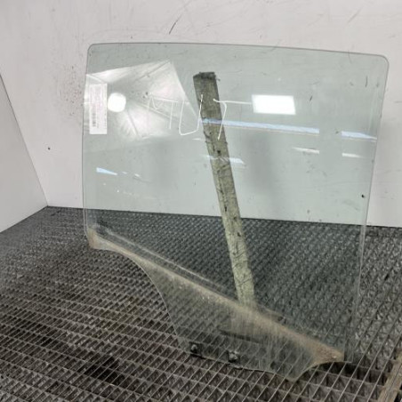Vitre arriere droit DACIA SANDERO 1