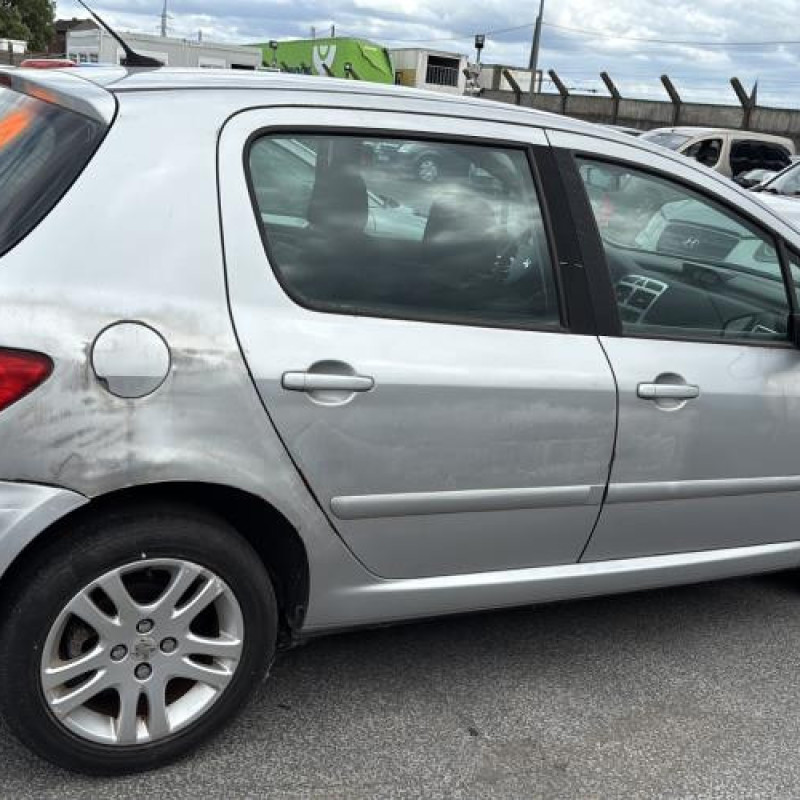 Vitre arriere droit PEUGEOT 307 Photo n°10
