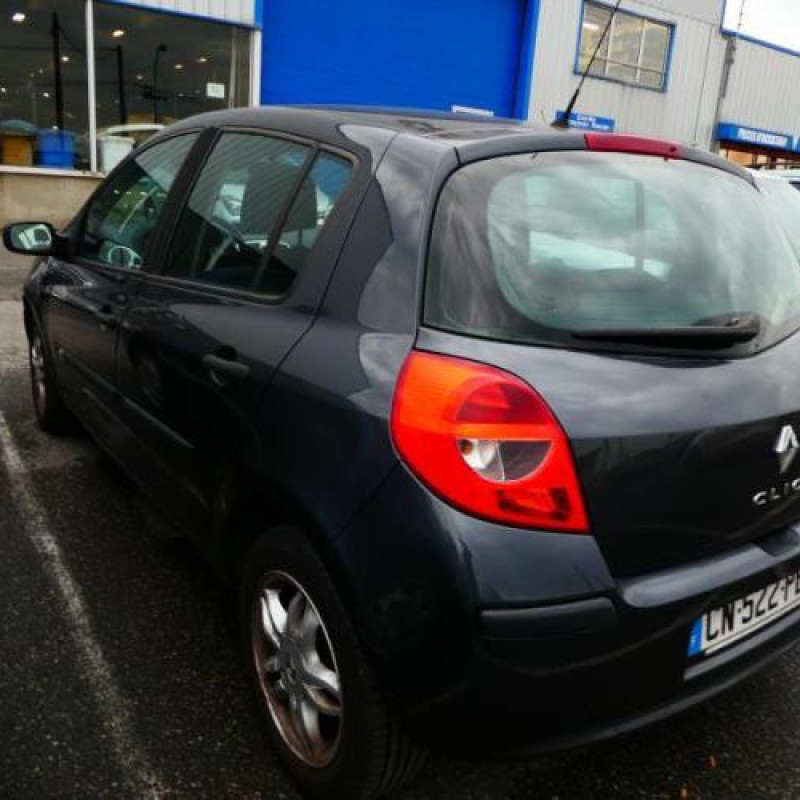 Pare choc avant RENAULT CLIO 3 Photo n°11