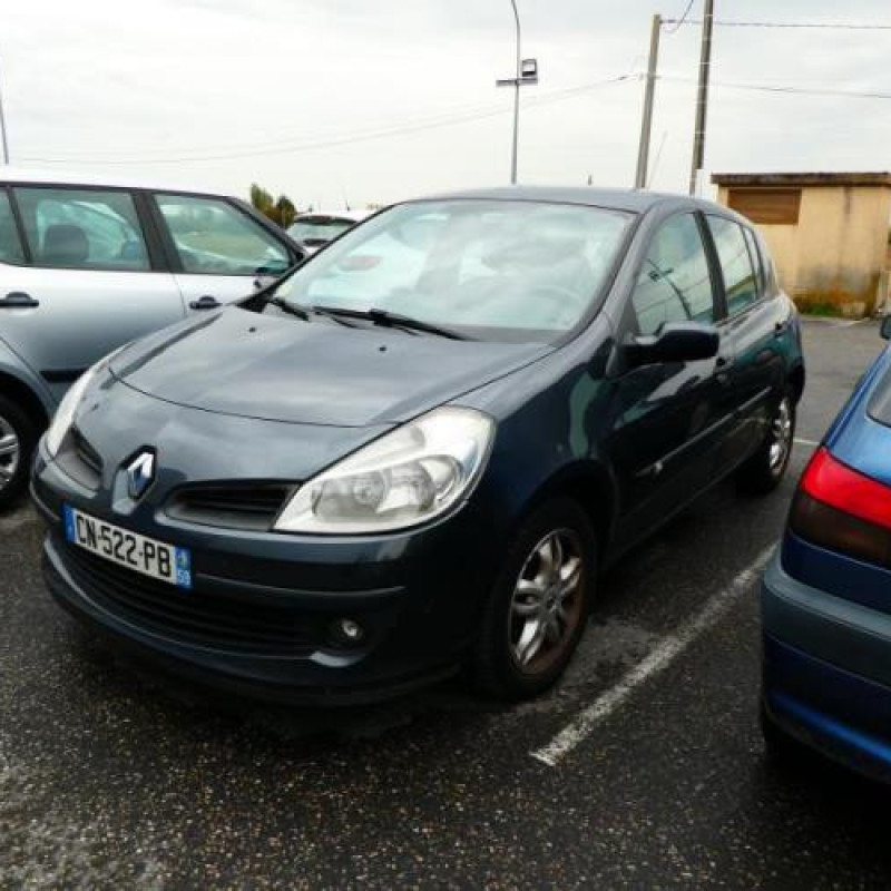 Pare choc avant RENAULT CLIO 3 Photo n°13