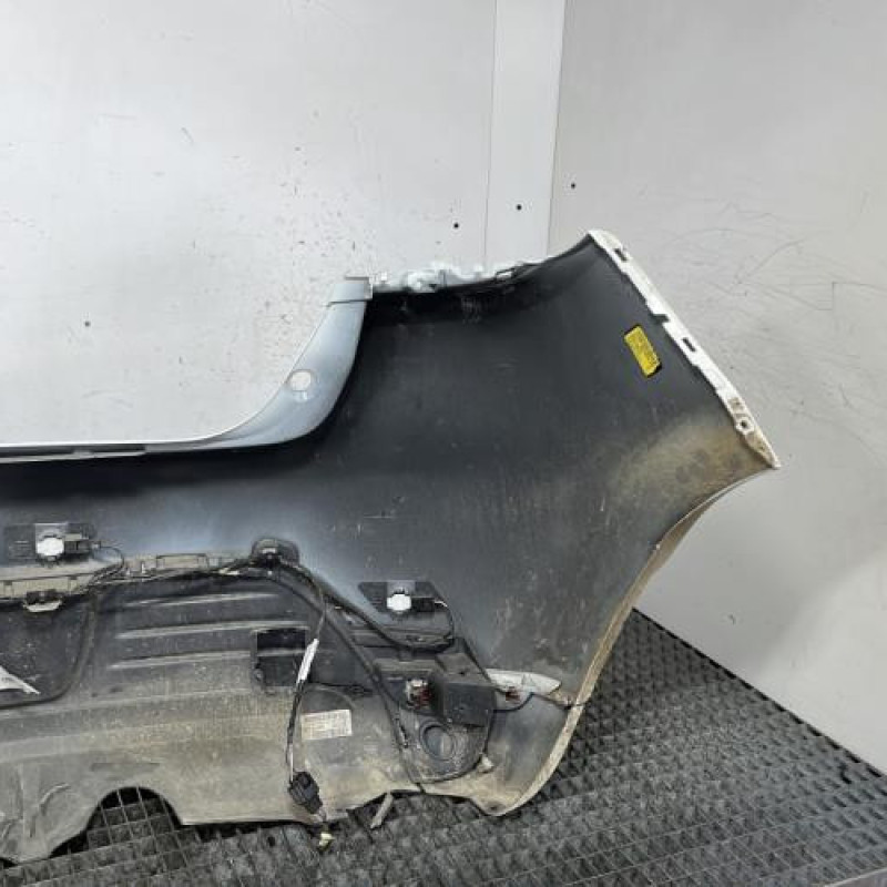 Pare choc arriere RENAULT CLIO 4 Photo n°4