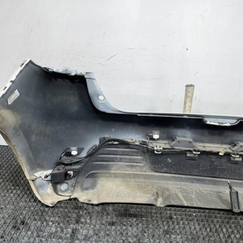 Pare choc arriere RENAULT CLIO 4 Photo n°6