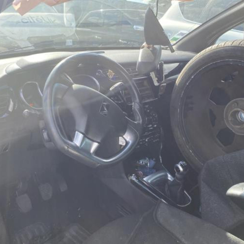 Pare choc arriere CITROEN DS3 Photo n°15