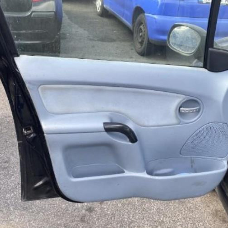 Pare choc avant CITROEN C3 1 Photo n°8