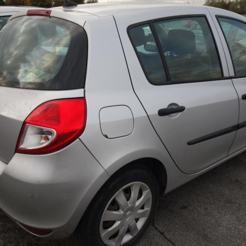 Renfort pare choc arriere (traverse) RENAULT CLIO 3 Photo n°5