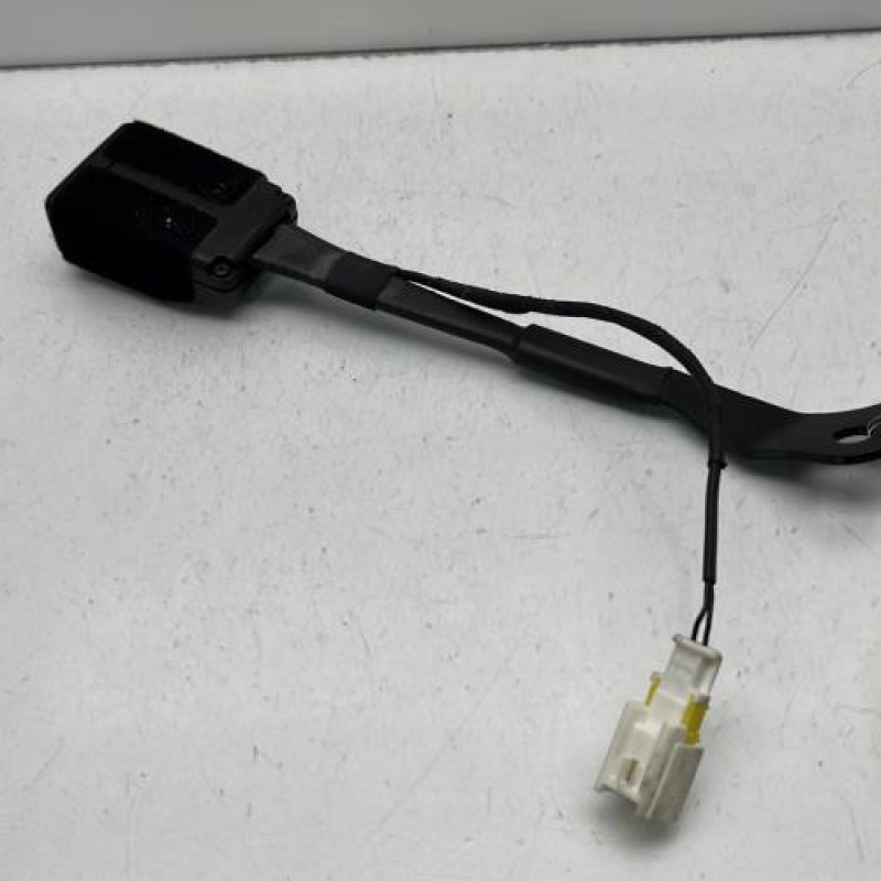 Attache ceinture avant gauche PEUGEOT 308 2 SW Photo n°3