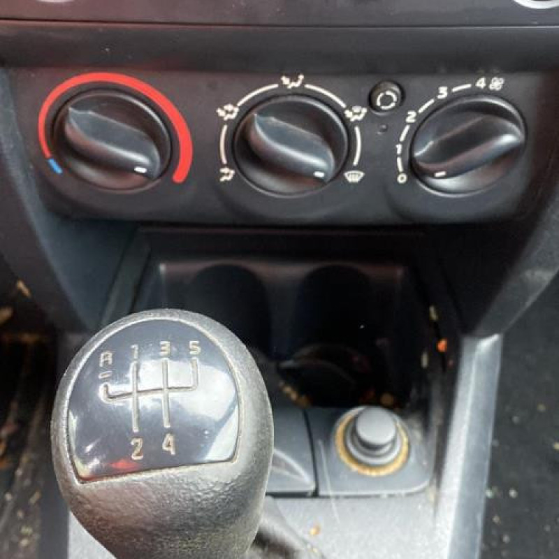 Capot RENAULT CLIO 2 Photo n°19