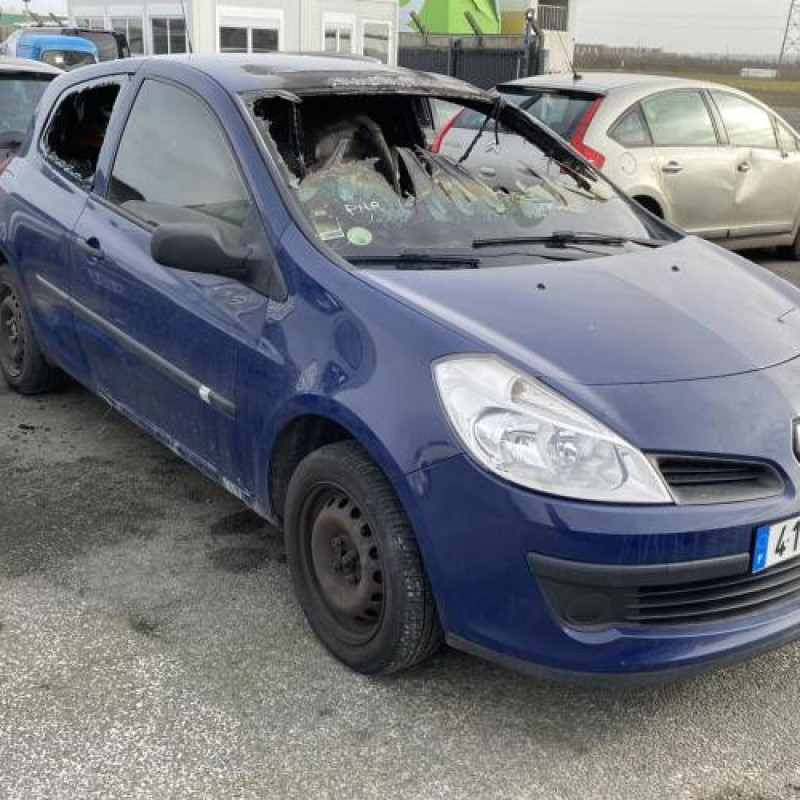 Pare choc arriere RENAULT CLIO 3 Photo n°19