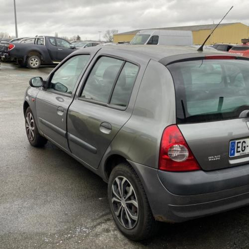 Pare choc avant RENAULT CLIO 2 Photo n°7