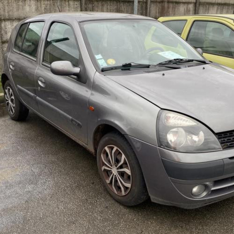 Pare choc avant RENAULT CLIO 2 Photo n°8