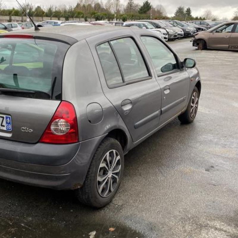 Pare choc avant RENAULT CLIO 2 Photo n°13