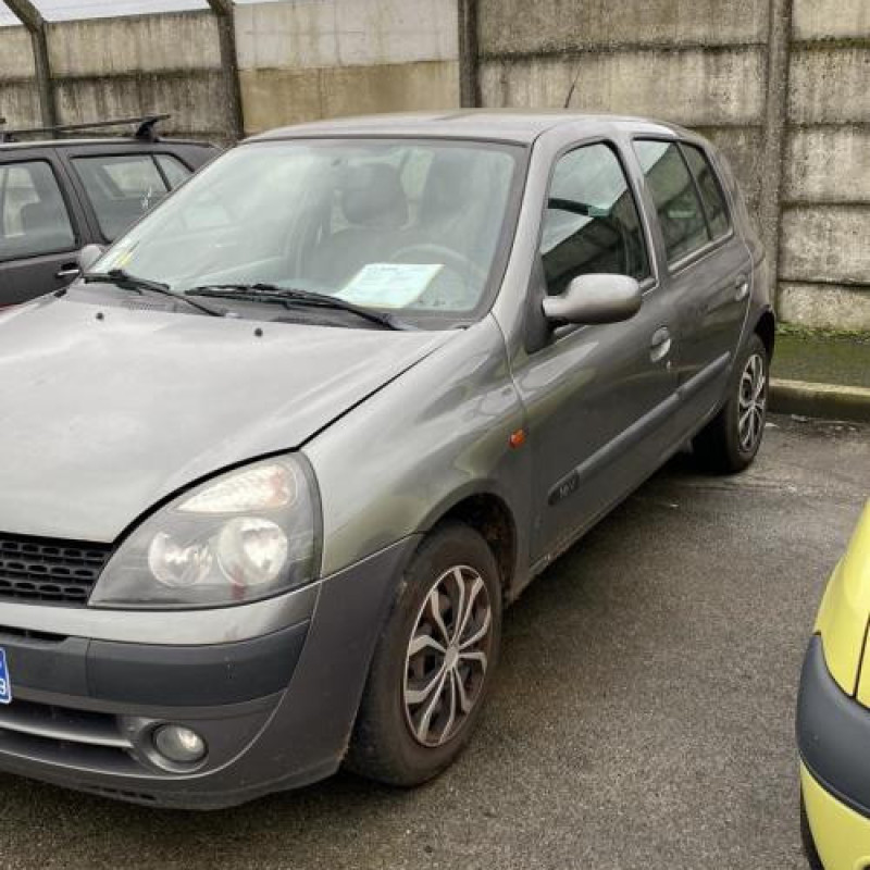 Pare choc avant RENAULT CLIO 2 Photo n°14