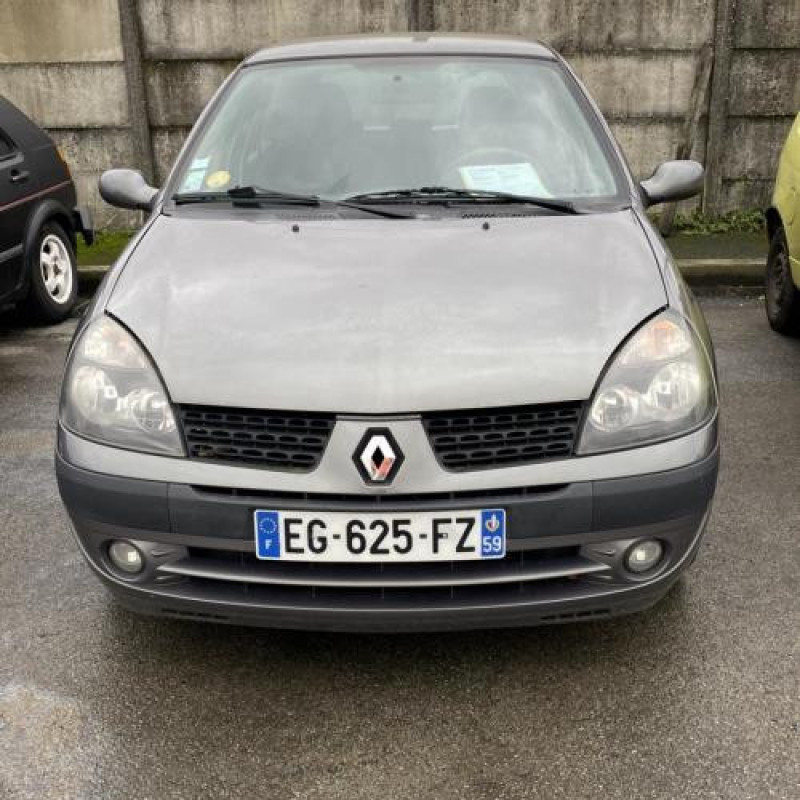 Pare choc avant RENAULT CLIO 2 Photo n°18