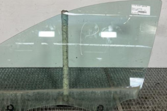 Vitre avant gauche RENAULT CLIO 3 Photo n°1