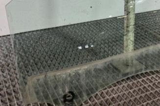 Vitre avant gauche RENAULT CLIO 3