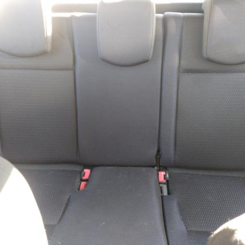 Vitre avant gauche RENAULT CLIO 3 Photo n°10