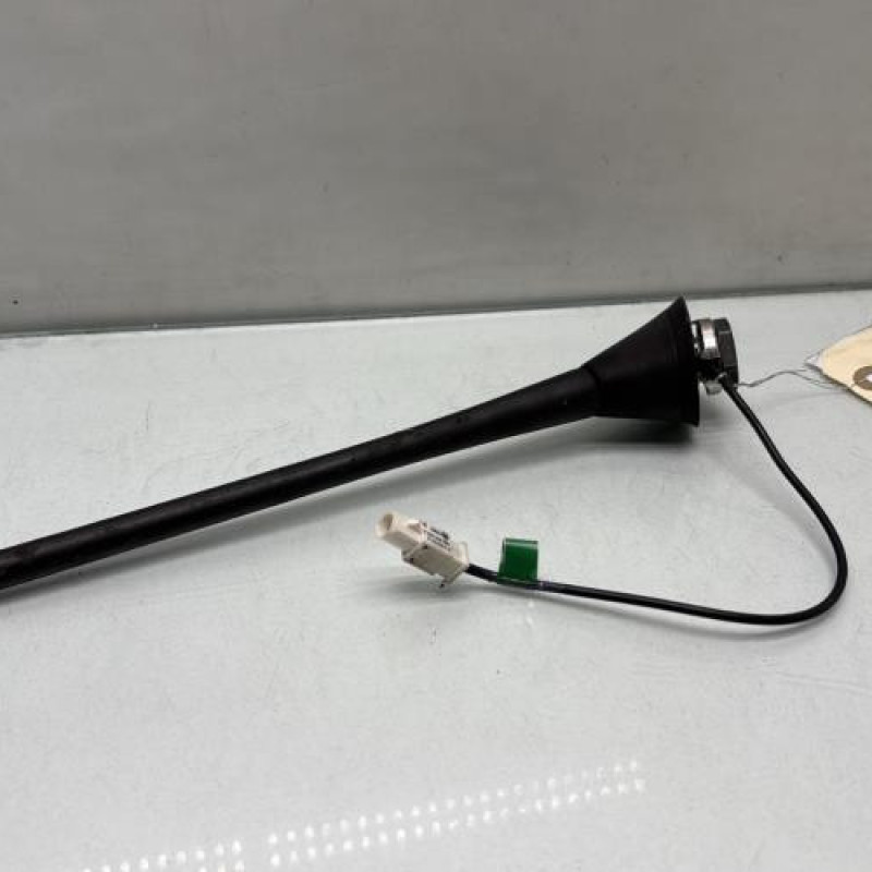 Antenne VOLKSWAGEN POLO 5 Photo n°2