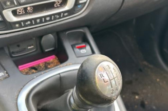 Etrier arriere gauche (freinage) RENAULT SCENIC 3