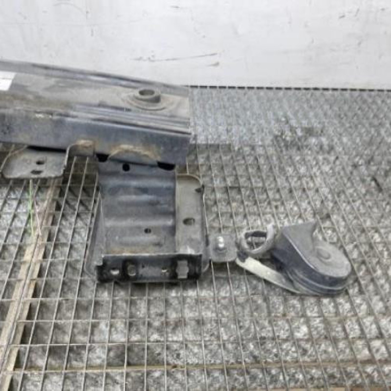 Renfort pare choc avant (traverse) FORD FIESTA 6 Photo n°5