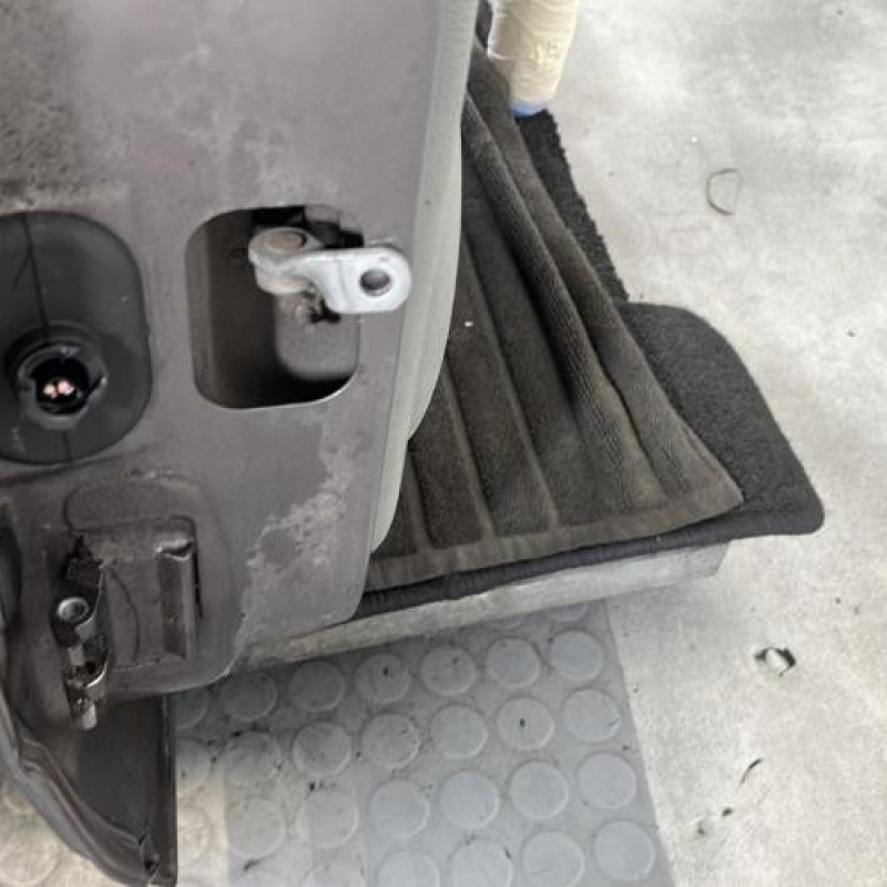 Porte arriere droit RENAULT CLIO 2 Photo n°5