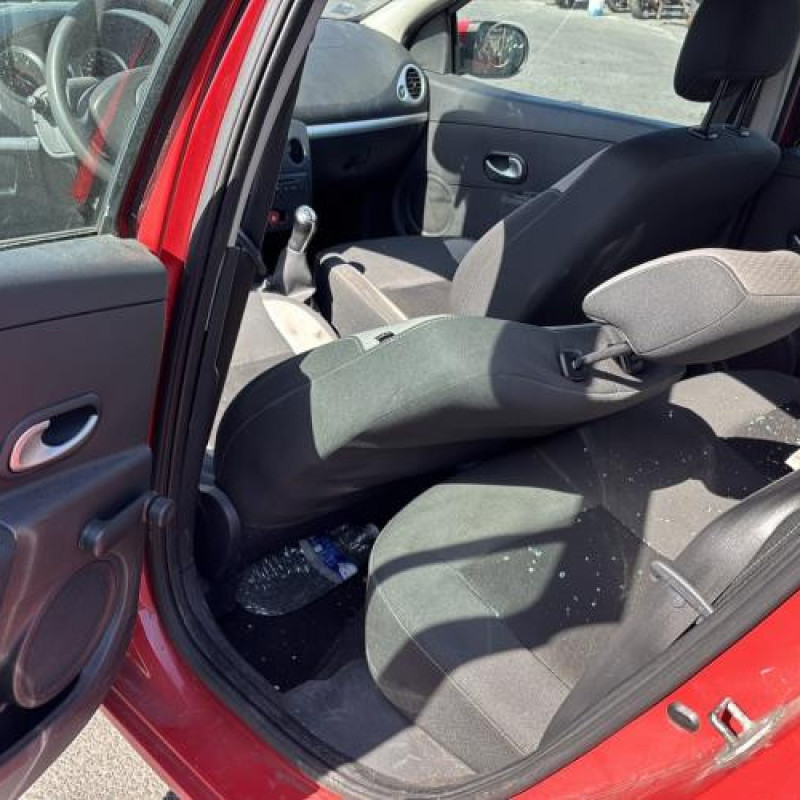 Porte avant droit RENAULT CLIO 3 Photo n°17