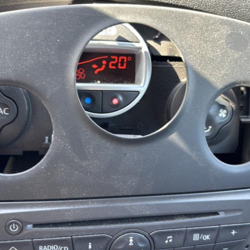 Porte avant droit RENAULT CLIO 3 Photo n°20