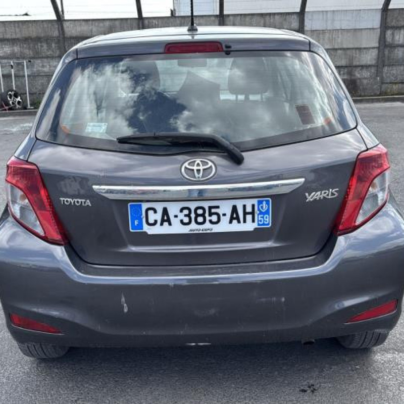 Feu arriere principal droit (feux) TOYOTA YARIS 3 Photo n°9